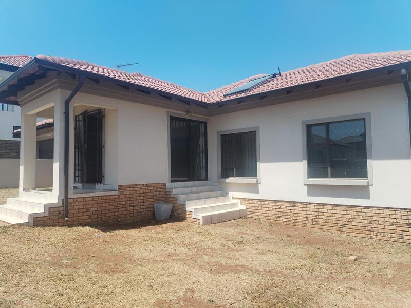 3 Bedroom Property for Sale in Wildtuinpark Gauteng