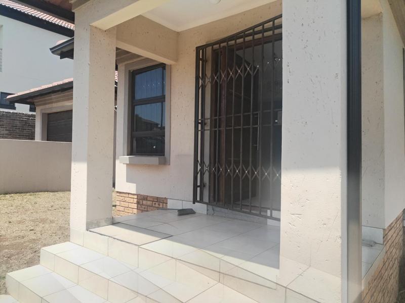 3 Bedroom Property for Sale in Wildtuinpark Gauteng