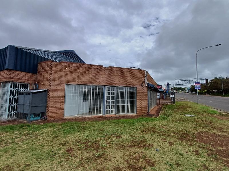 To Let commercial Property for Rent in Zwartkop Gauteng