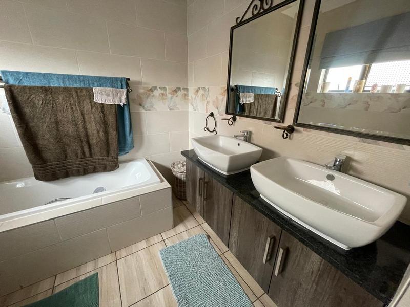 3 Bedroom Property for Sale in Midstream Meadows Gauteng