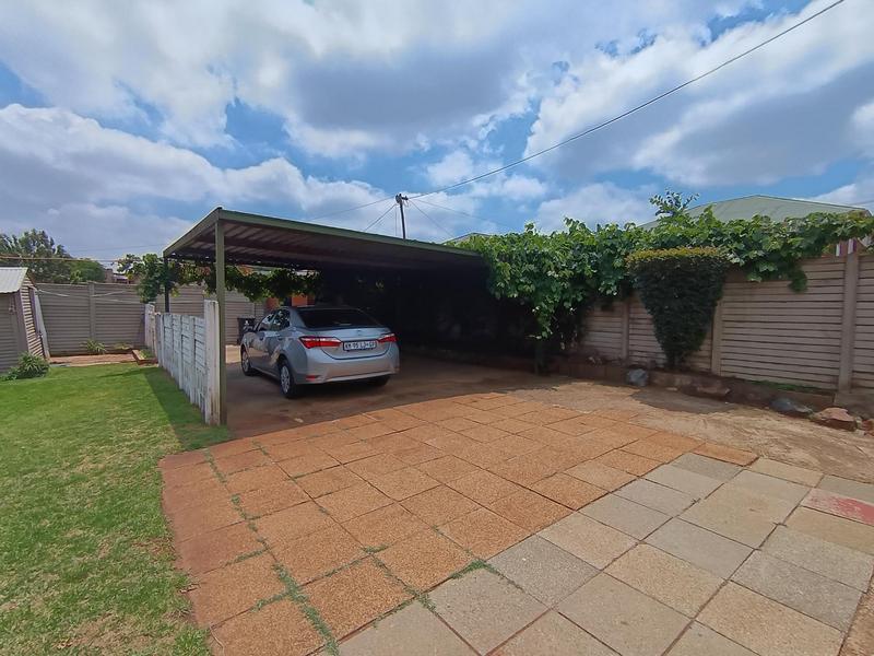 3 Bedroom Property for Sale in Wannenburghoogte Gauteng