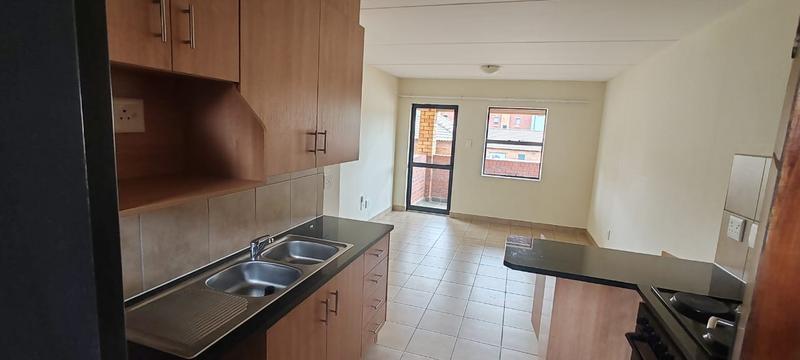 To Let 2 Bedroom Property for Rent in Olifantsvlei Gauteng