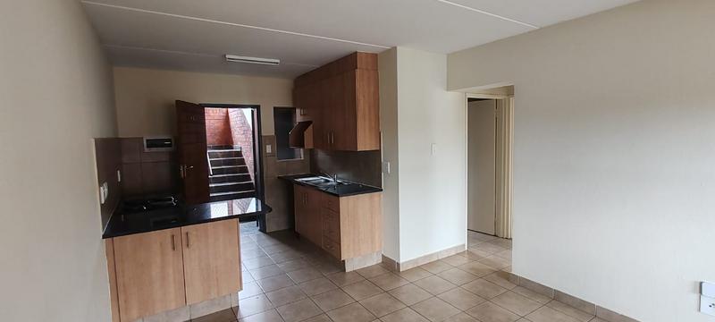 To Let 2 Bedroom Property for Rent in Olifantsvlei Gauteng