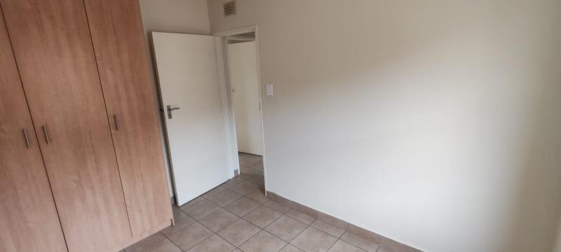 To Let 2 Bedroom Property for Rent in Olifantsvlei Gauteng