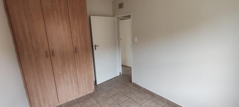 To Let 2 Bedroom Property for Rent in Olifantsvlei Gauteng