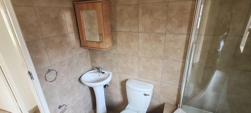 To Let 2 Bedroom Property for Rent in Olifantsvlei Gauteng