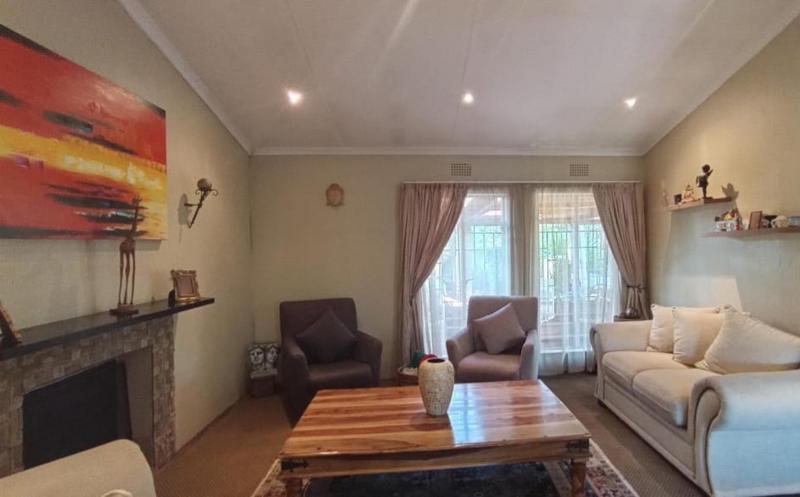 5 Bedroom Property for Sale in Brackendowns Gauteng