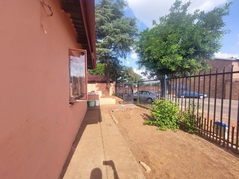 4 Bedroom Property for Sale in Laudium Gauteng