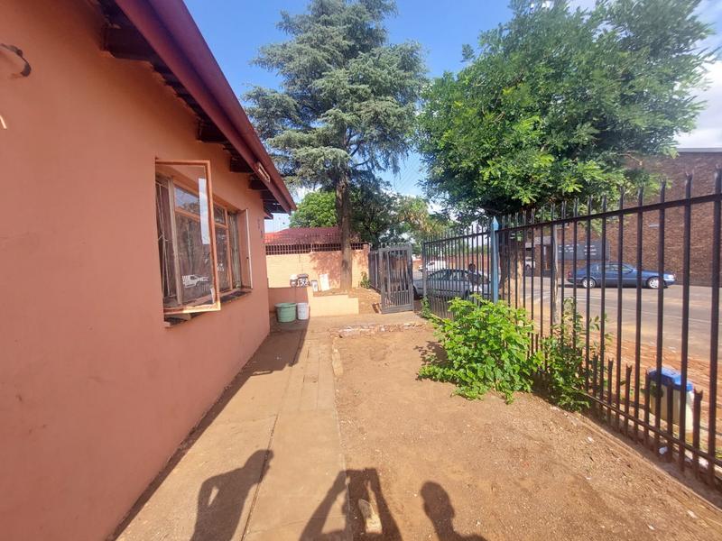 4 Bedroom Property for Sale in Laudium Gauteng