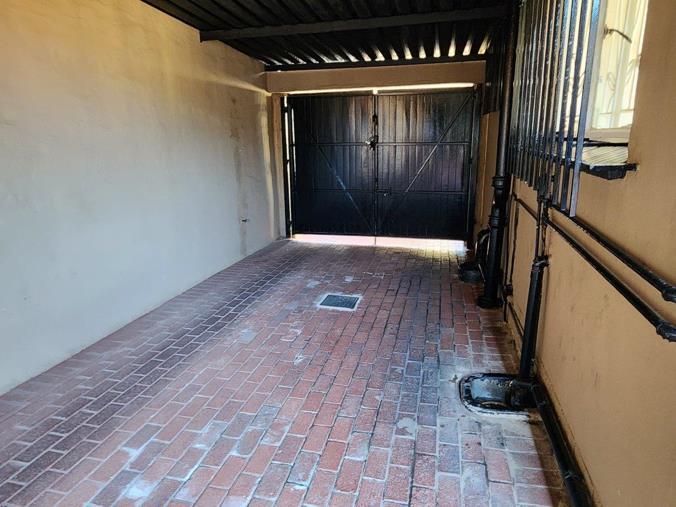 4 Bedroom Property for Sale in Laudium Gauteng