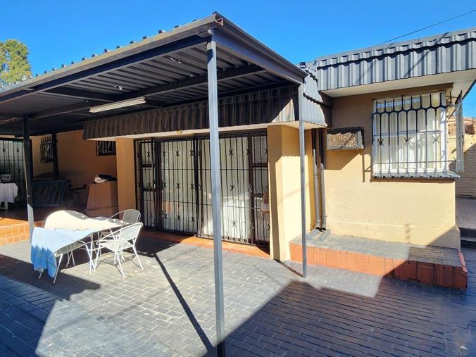 4 Bedroom Property for Sale in Laudium Gauteng