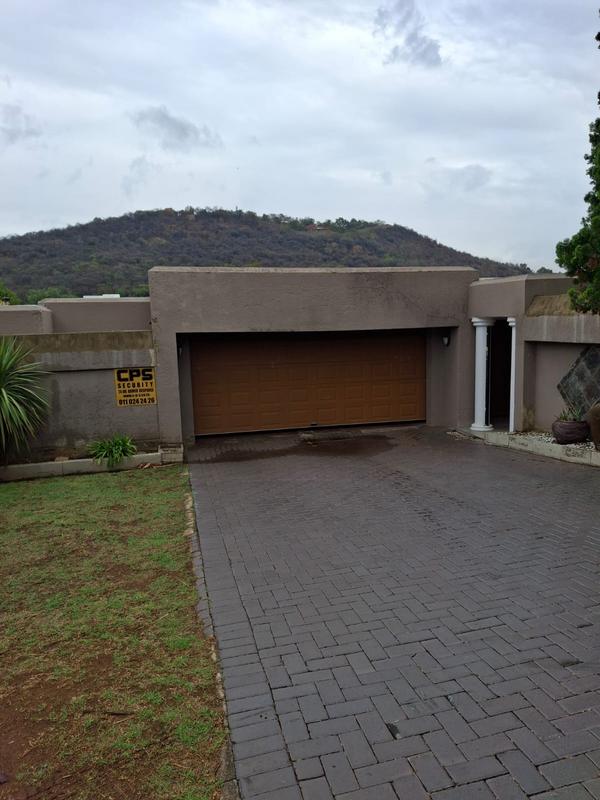 4 Bedroom Property for Sale in Glenvista Ext 4 Gauteng