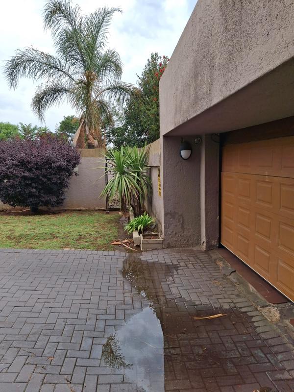 4 Bedroom Property for Sale in Glenvista Ext 4 Gauteng