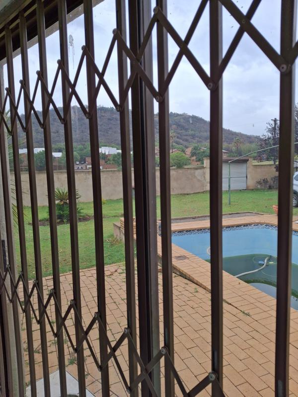 4 Bedroom Property for Sale in Glenvista Ext 4 Gauteng