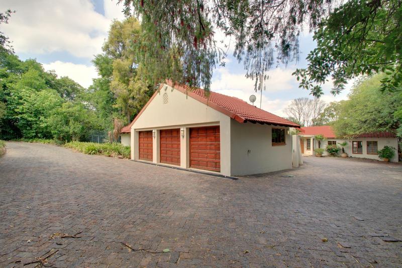 To Let 5 Bedroom Property for Rent in Bryanston Gauteng