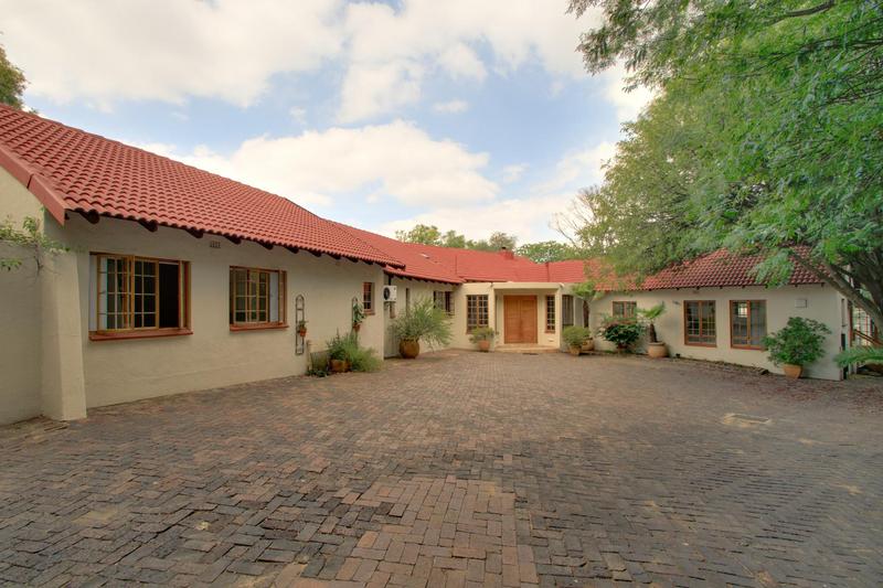 To Let 5 Bedroom Property for Rent in Bryanston Gauteng