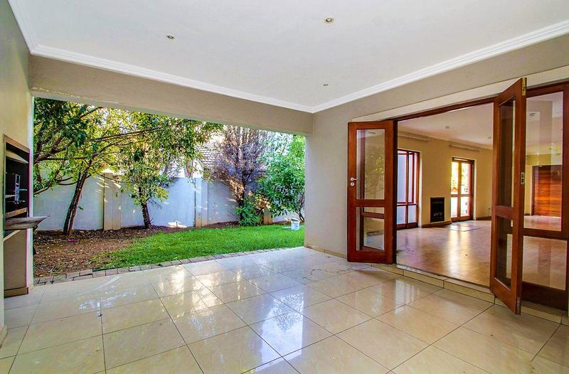 To Let 4 Bedroom Property for Rent in Broadacres Gauteng