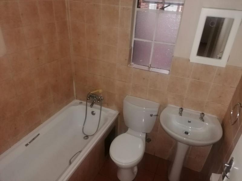 To Let 1 Bedroom Property for Rent in Ravenswood Gauteng