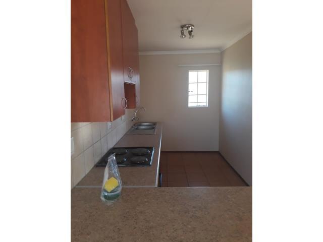 To Let 1 Bedroom Property for Rent in Theresa Park Gauteng