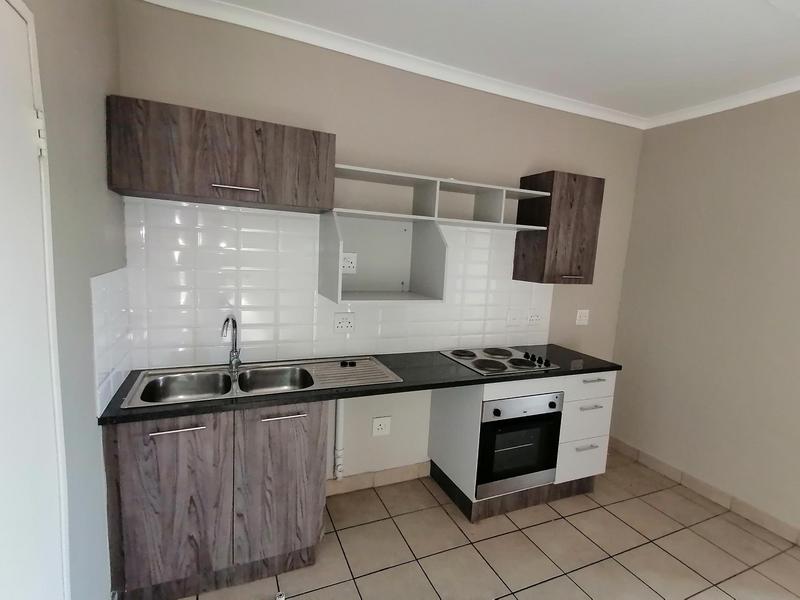 To Let 1 Bedroom Property for Rent in Die Hoewes Gauteng