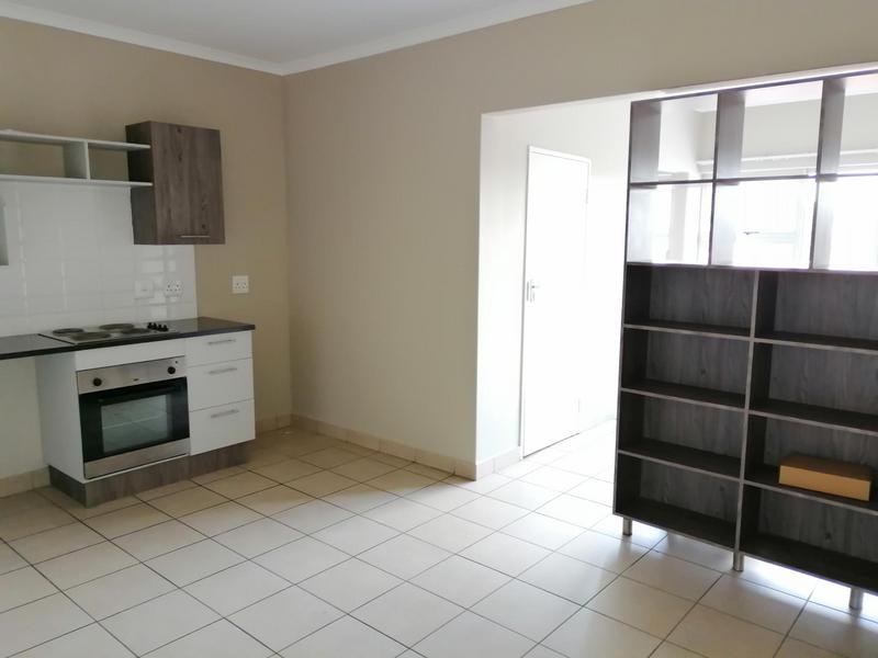 To Let 1 Bedroom Property for Rent in Die Hoewes Gauteng