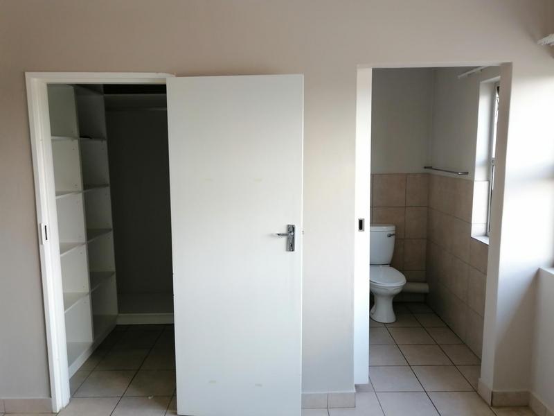 To Let 1 Bedroom Property for Rent in Die Hoewes Gauteng