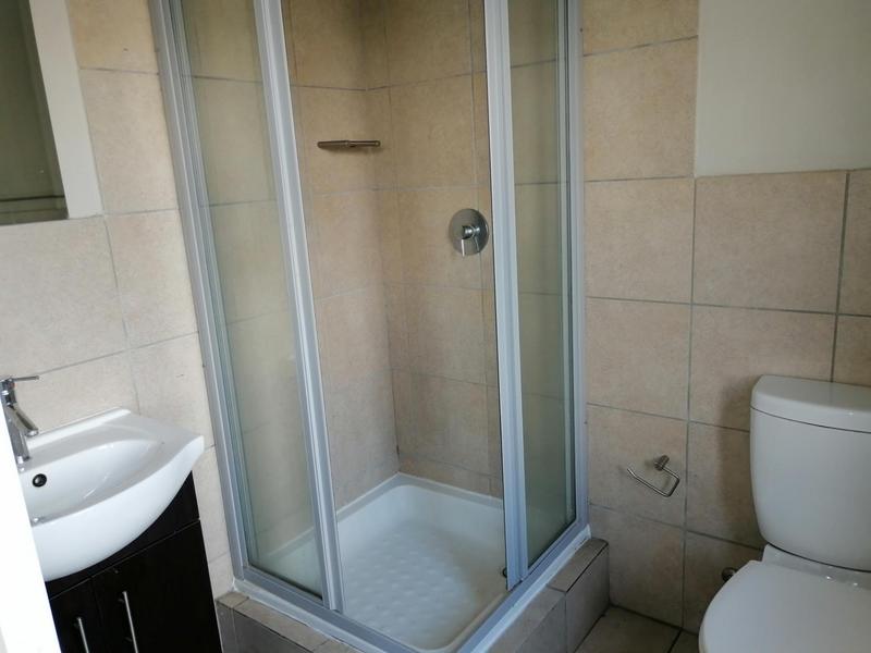 To Let 1 Bedroom Property for Rent in Die Hoewes Gauteng