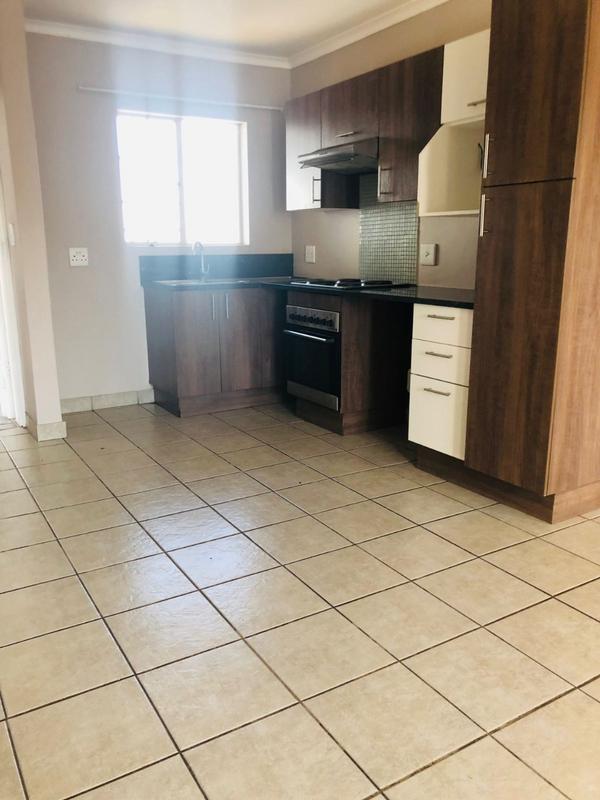 To Let 2 Bedroom Property for Rent in Die Hoewes Gauteng