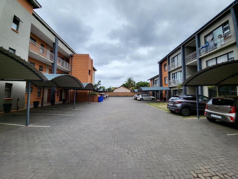 To Let 2 Bedroom Property for Rent in Waverley Gauteng