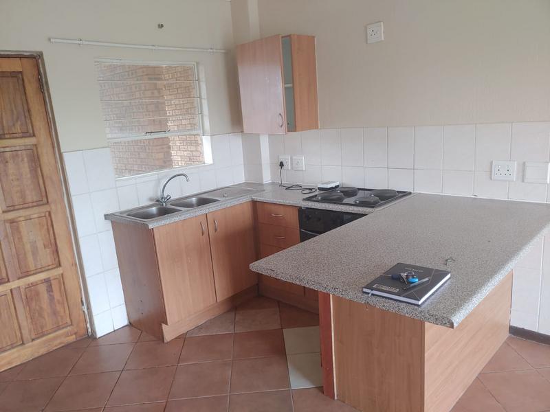 To Let 2 Bedroom Property for Rent in Honeypark Gauteng