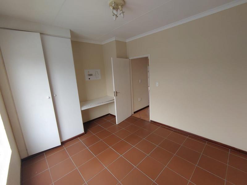 To Let 2 Bedroom Property for Rent in Honeypark Gauteng