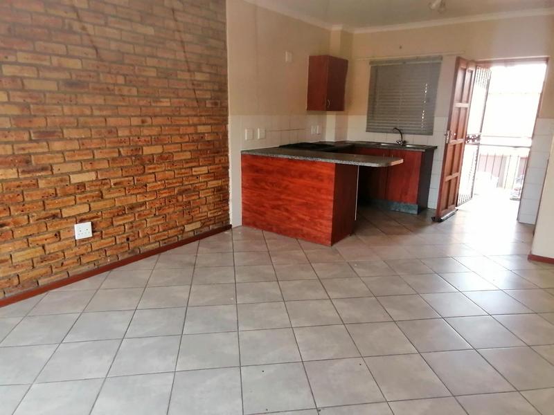 To Let 2 Bedroom Property for Rent in Honeypark Gauteng