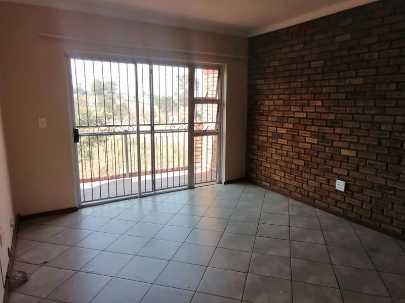 To Let 2 Bedroom Property for Rent in Honeypark Gauteng