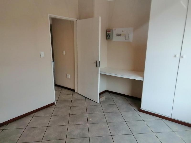 To Let 2 Bedroom Property for Rent in Honeypark Gauteng