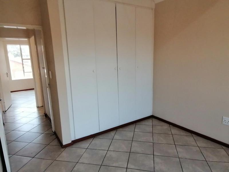 To Let 2 Bedroom Property for Rent in Honeypark Gauteng