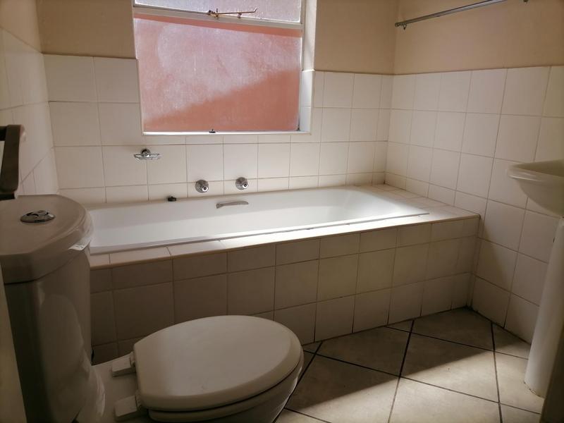 To Let 2 Bedroom Property for Rent in Honeypark Gauteng