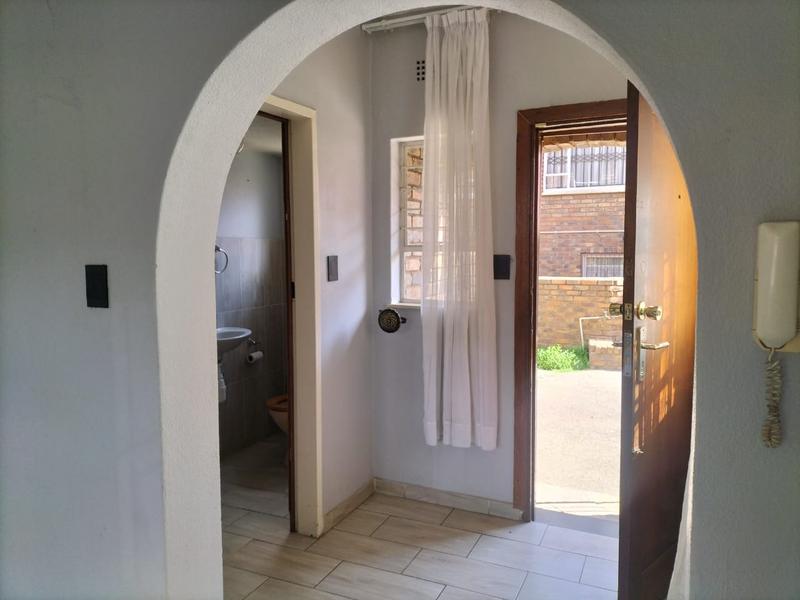 To Let 4 Bedroom Property for Rent in Birchleigh North Gauteng