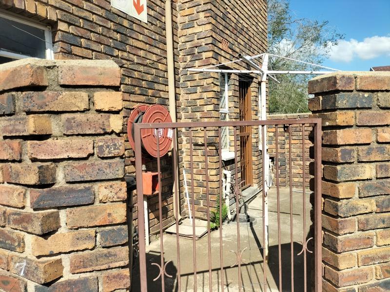 To Let 4 Bedroom Property for Rent in Birchleigh North Gauteng