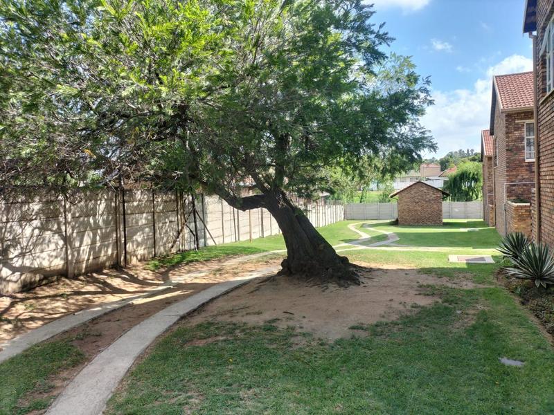 To Let 4 Bedroom Property for Rent in Birchleigh North Gauteng