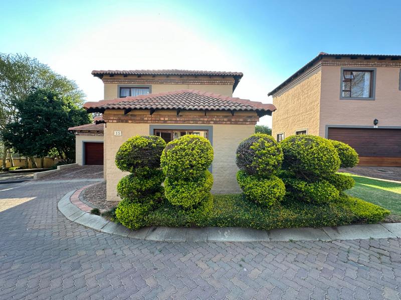 To Let 4 Bedroom Property for Rent in Waterkloof Ridge Gauteng