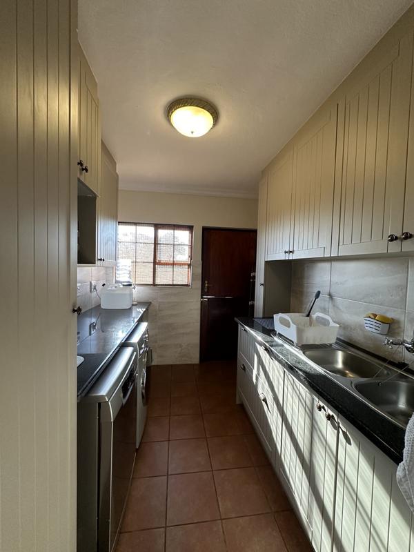 To Let 4 Bedroom Property for Rent in Waterkloof Ridge Gauteng