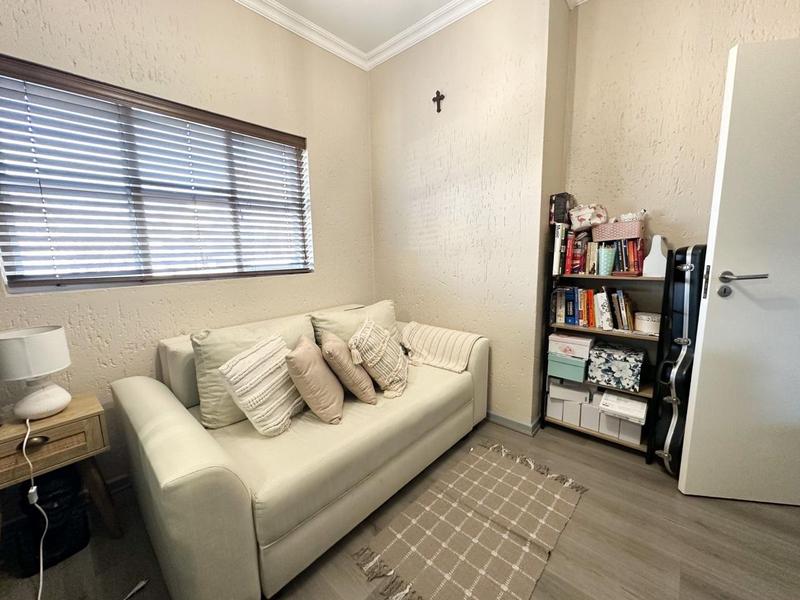 2 Bedroom Property for Sale in Pineslopes Gauteng