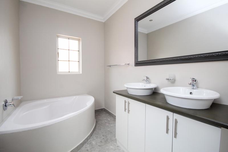 3 Bedroom Property for Sale in Thatchfield Gauteng