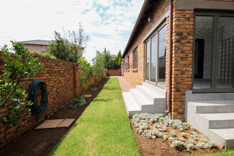 3 Bedroom Property for Sale in Thatchfield Gauteng