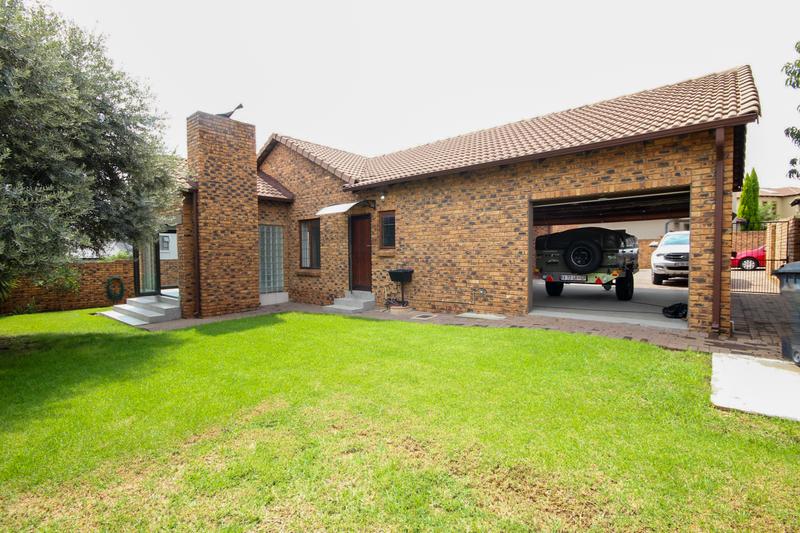 3 Bedroom Property for Sale in Thatchfield Gauteng