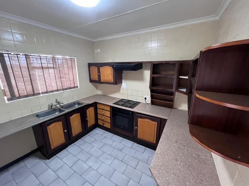 To Let 2 Bedroom Property for Rent in Florida Gauteng