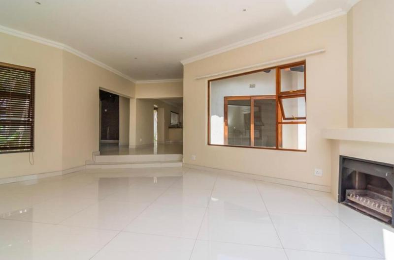 To Let 6 Bedroom Property for Rent in Roodekrans Gauteng