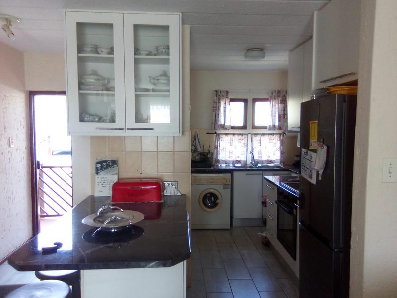 To Let 2 Bedroom Property for Rent in Helderkruin Gauteng