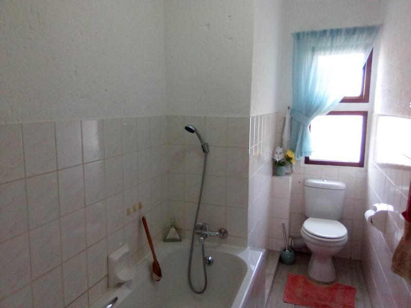 To Let 2 Bedroom Property for Rent in Helderkruin Gauteng