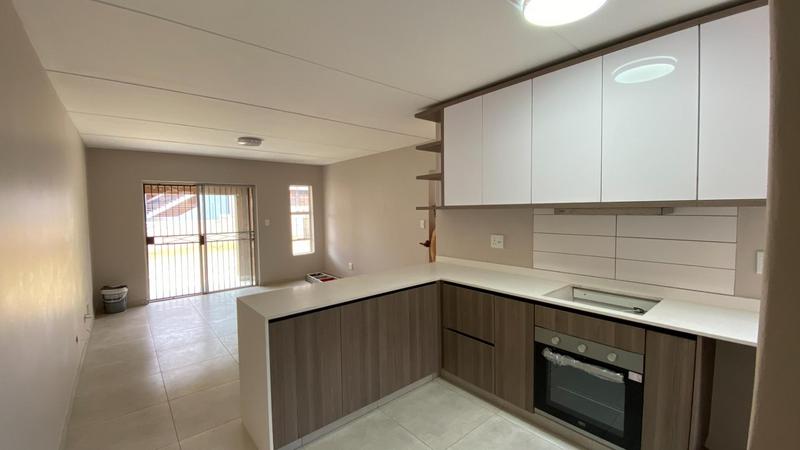 2 Bedroom Property for Sale in Vorna Valley Gauteng